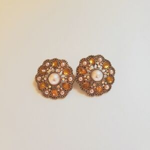 Francesca’s rose gold pearl and rhinestone cluster earrings